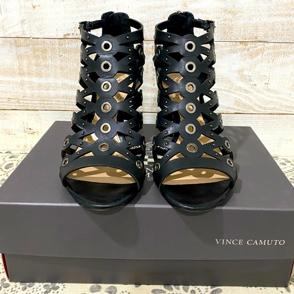 EUC Vince Camuto Black Leather Heels size 8 1/2 - Picture 1 of 7